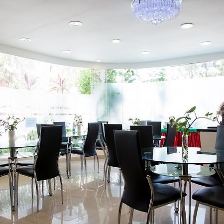 Beach Palace Hulhumale Exterior photo