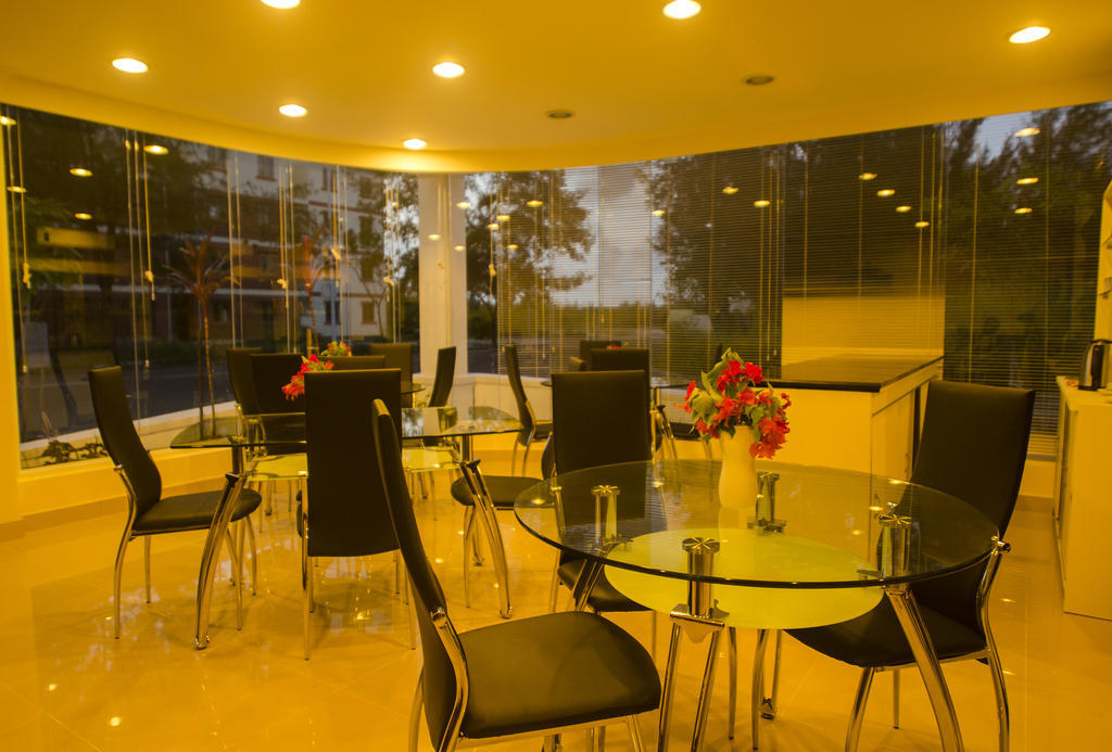 Beach Palace Hulhumale Exterior photo