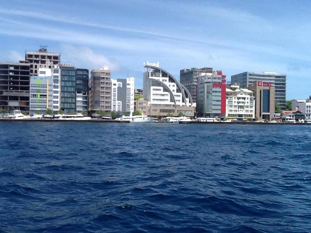 Beach Palace Hulhumale Exterior photo